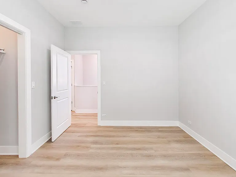 1821 S Fairfield Ave — Photo 19
