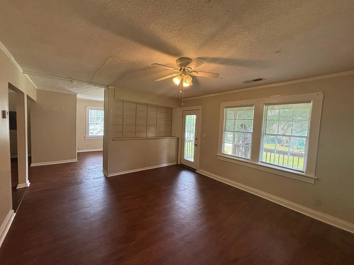 Great Living Space 4BR/2BA Phenix City — Photo 4