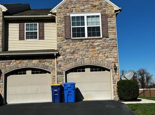 281 Fieldstone Ct, New Cumberland, PA 17070