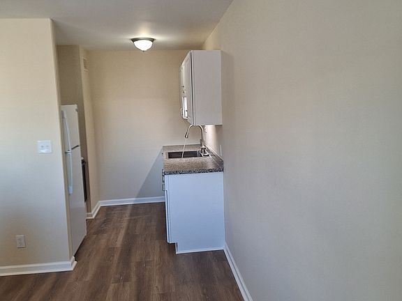 4th image of 2051 E Ocean View Ave #7