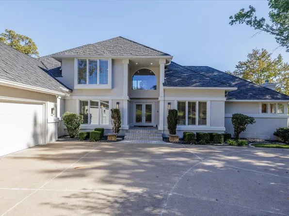 600 Grand Oaks Dr, West Des Moines, IA 50265