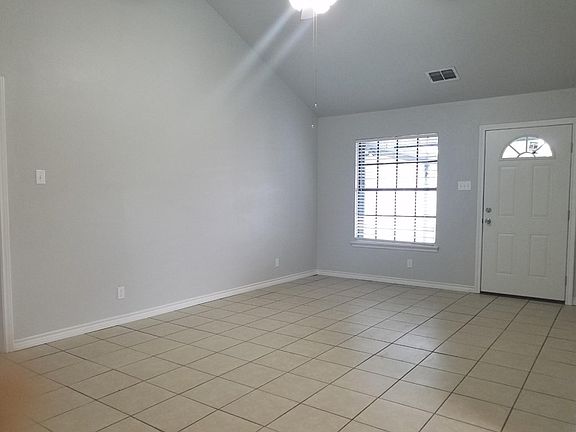 4th image of 3013 Westlake Dr