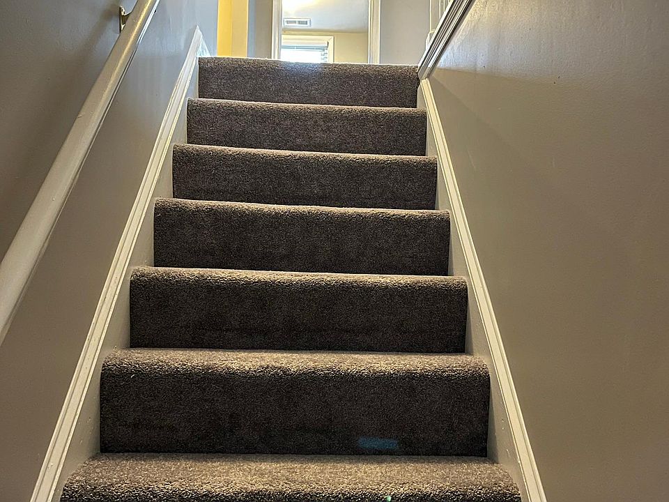 Entry stairwell