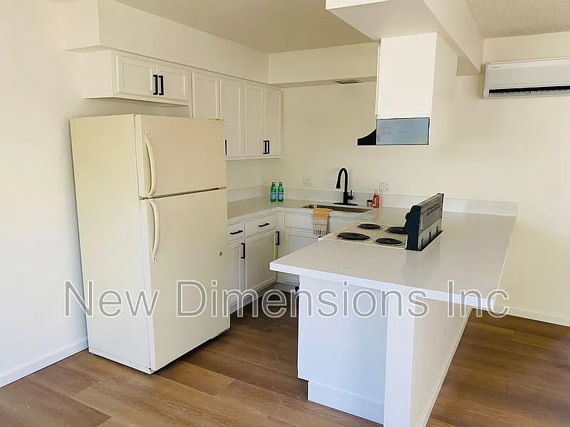 2 bed, 1.0 bath, 722 sqft, $1,250 — Photo 2
