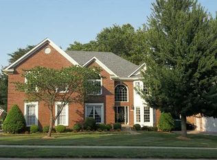 11101 Oakhurst Rd, Louisville, KY 40245