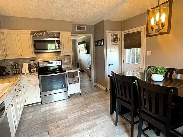 3819 Cherry Hill Ln — Photo 4