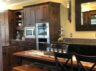 3066 SW Grandstand Cir, Lees Summit, MO 64081