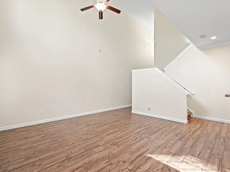 1020 Fairway Ln — Photo 7