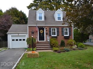 65 Maple St, Ramsey, NJ 07446