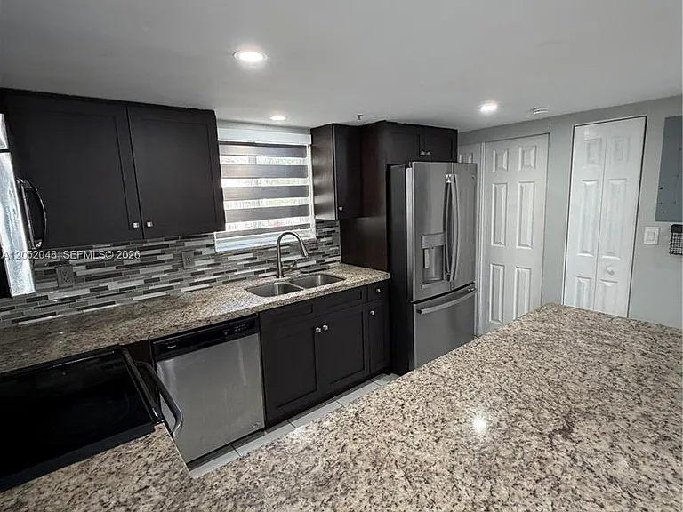 551 NW 82nd Ave #516 — Photo 11