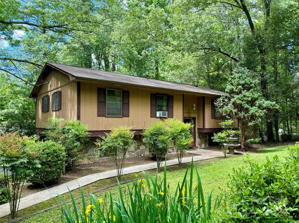 161 Timberlane Dr, Etowah, NC 28729