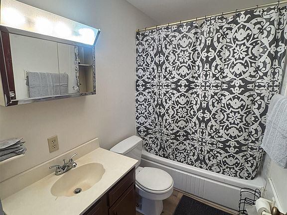 4th image of 1524 N 11th St