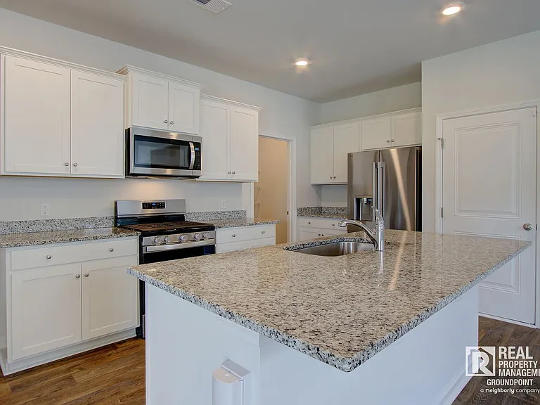 113 Hillsford Ln — Photo 7