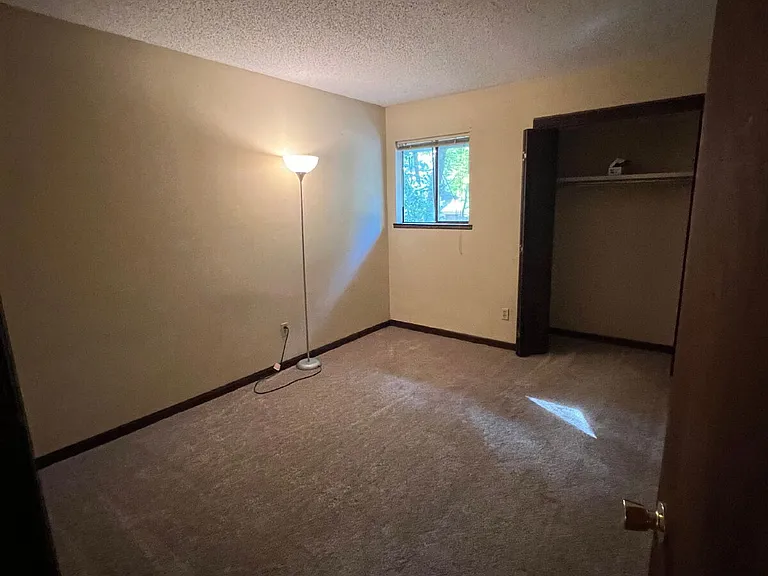2094 Shangri La Ln — Photo 24