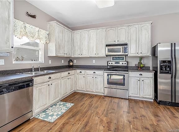 2nd image of 7530 Carrington Forest Ln