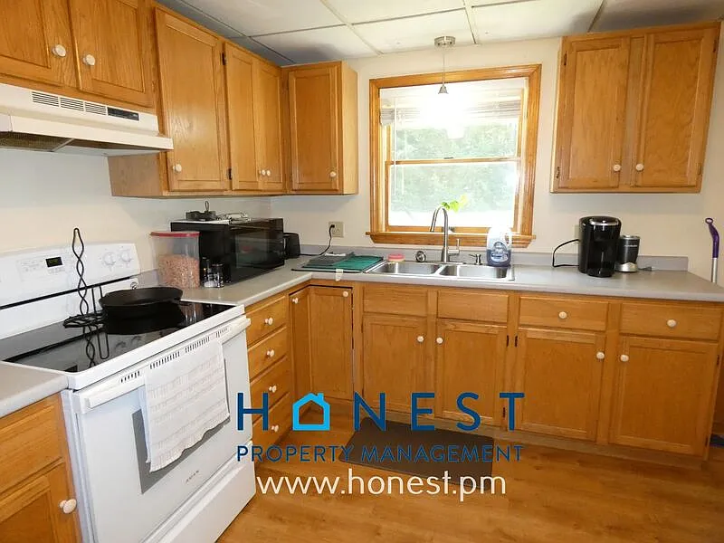 2 bed, 1.0 bath, 800 sqft, $1,500 — Photo 2