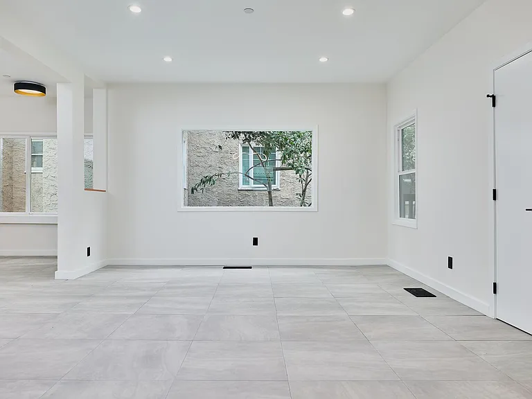 3028 Regent St #B — Photo 6