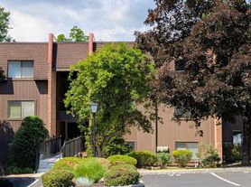 34 Hermitage Dr, New Hope, PA