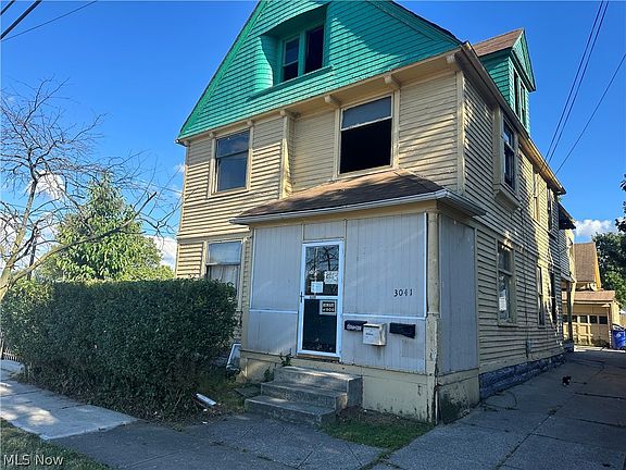2nd image of 3041 Meyer Ave