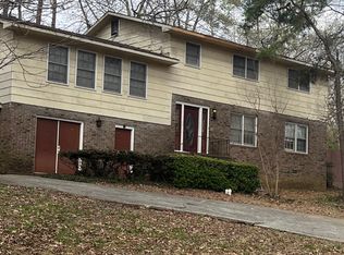 205 Valley View Dr, Warner Robins, GA 31088