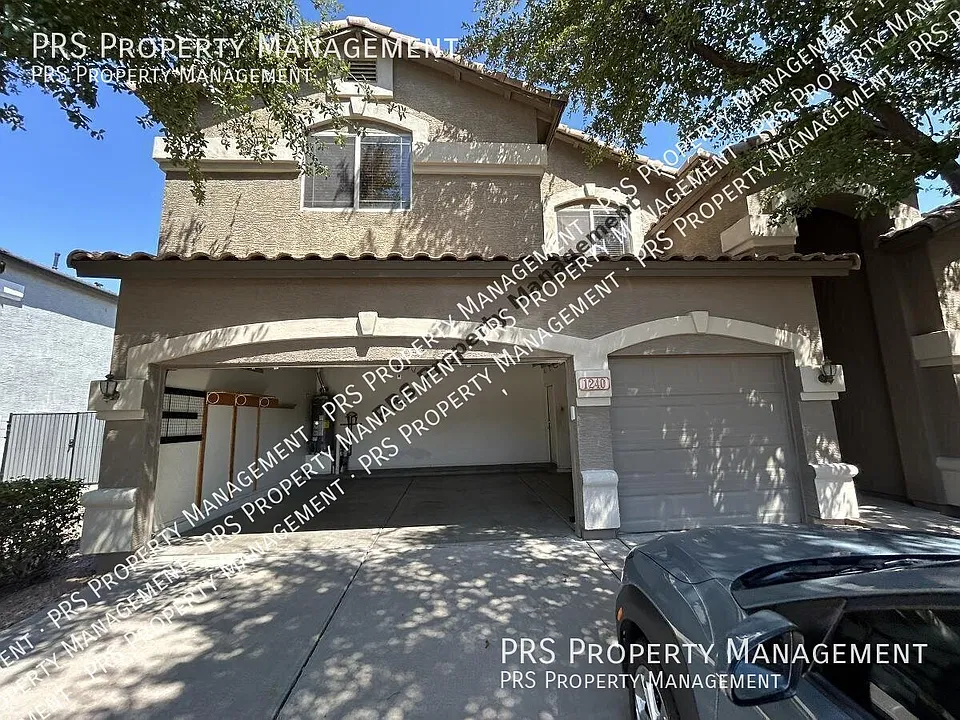 1240 E Baylor Ct