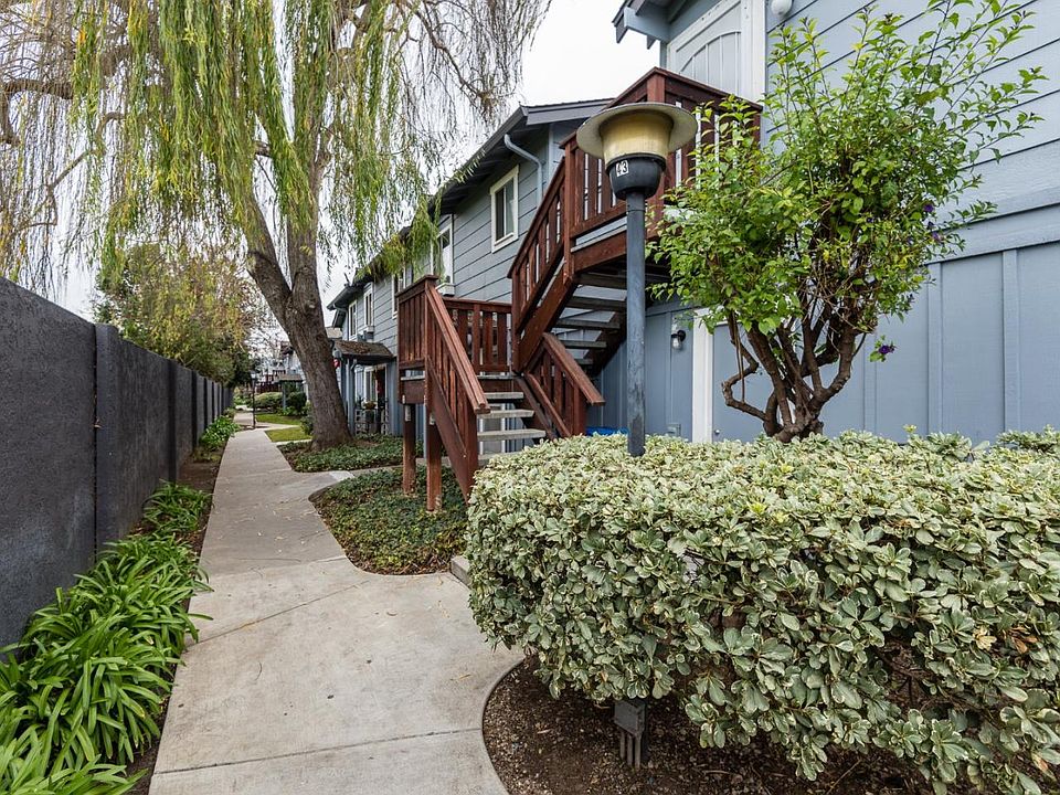 2nd image of 3179 Shofner Pl
