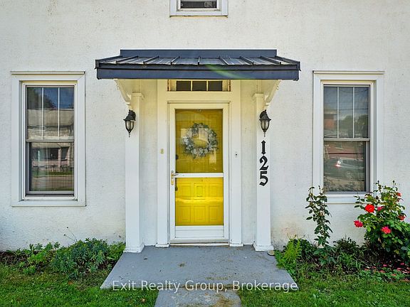 3rd image of 125 Queen St