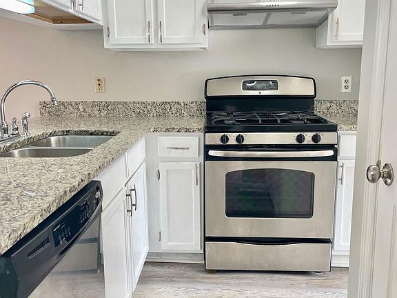 2nd image of 6592 Meadow Rue Dr
