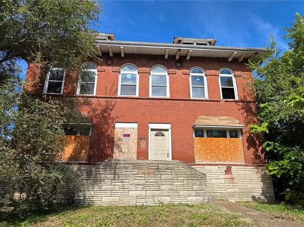 3917 W Belle Pl, Saint Louis, MO 63108