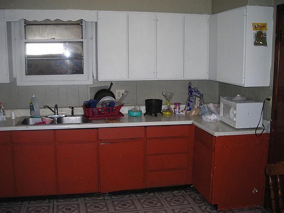 5th image of 613 N 5th Ave