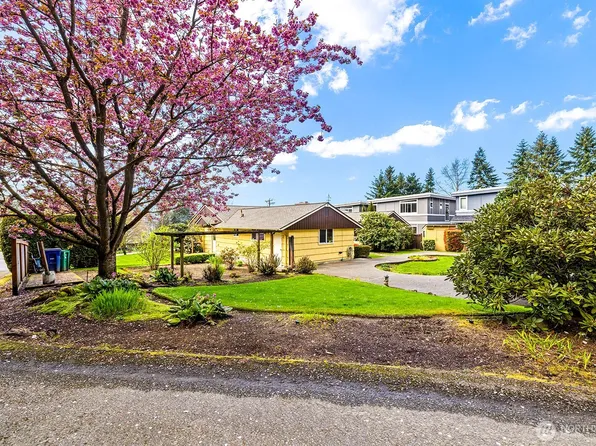 8236 120th Avenue NE, Kirkland, WA 98033