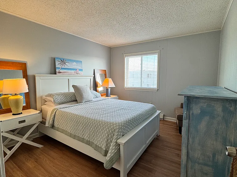 413 Robin Dr #305 — Photo 4