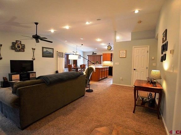 5th image of 806 Sunny Slope Dr