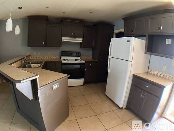 3rd image of 1202 W Kiwi Ave #4