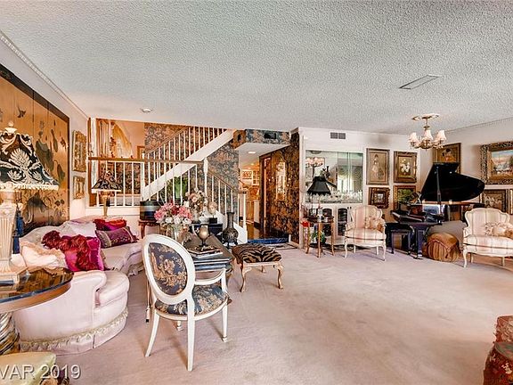 4th image of 860 Vegas Valley Dr