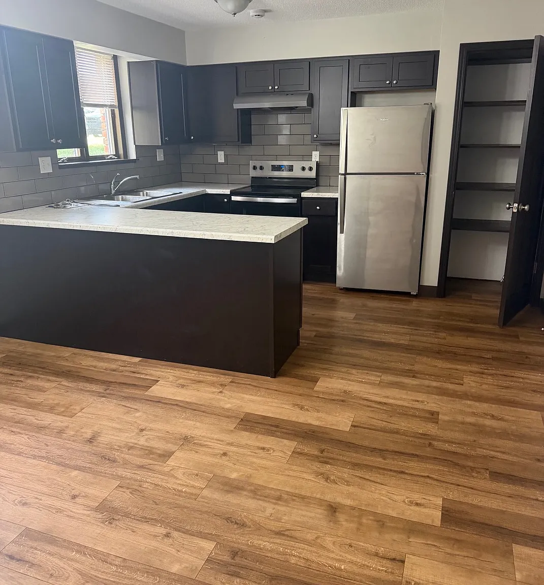 2 bed, 1242 sqft, $1,300 — Photo 4