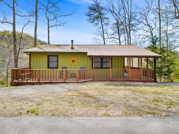 25 Godsey Ave, Whitley City, KY 42653