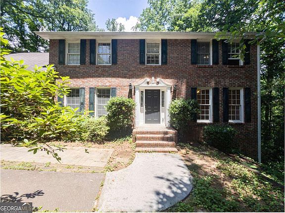 2nd image of 965 Millbrook Ct