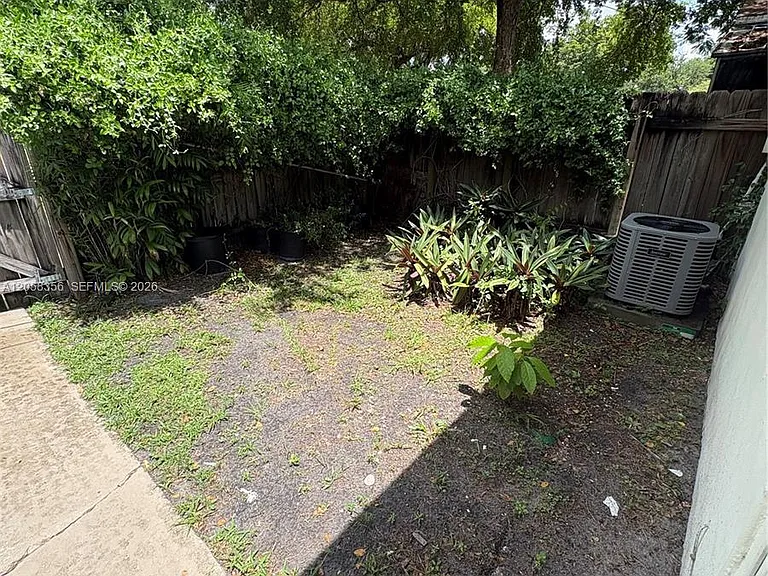 410 Pinecrest Dr #2 — Photo 15
