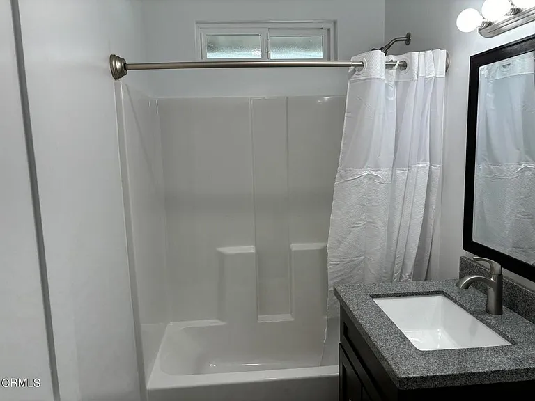 109 Bald St #B — Photo 5