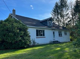 319 Maplewood Ln, Beaver, WV 25813