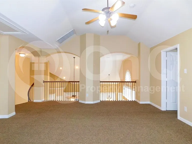 740 Peco St — Photo 6