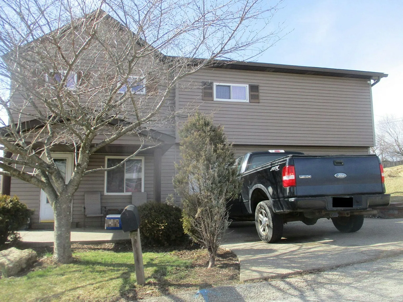 117 Seslar St photo 1