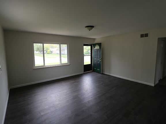 4th image of 22580 Masch Ave