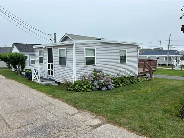 240-7W4 Cards Pond Rd, Wakefield, RI 02879