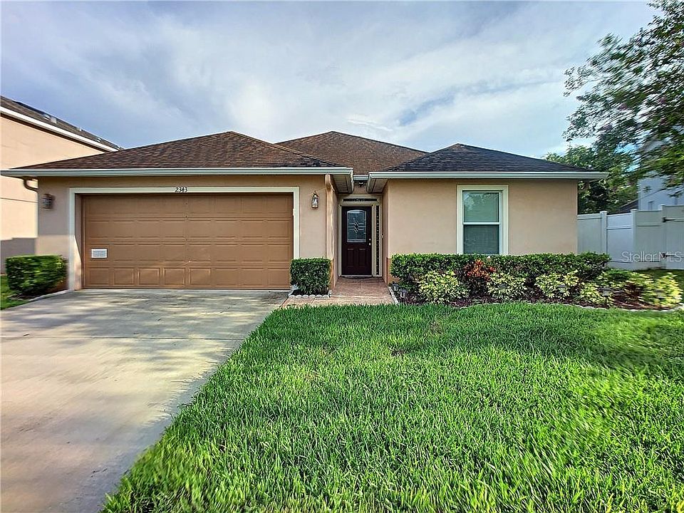 2nd image of 2343 Plantation Oak Dr