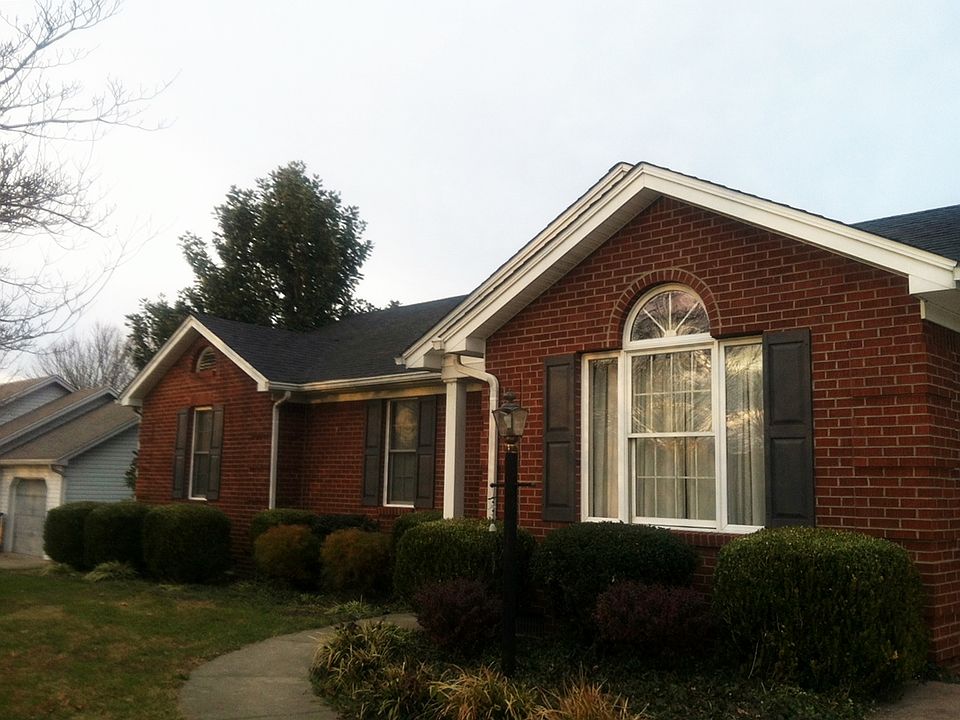 2nd image of 1108 Twelve Oaks Dr