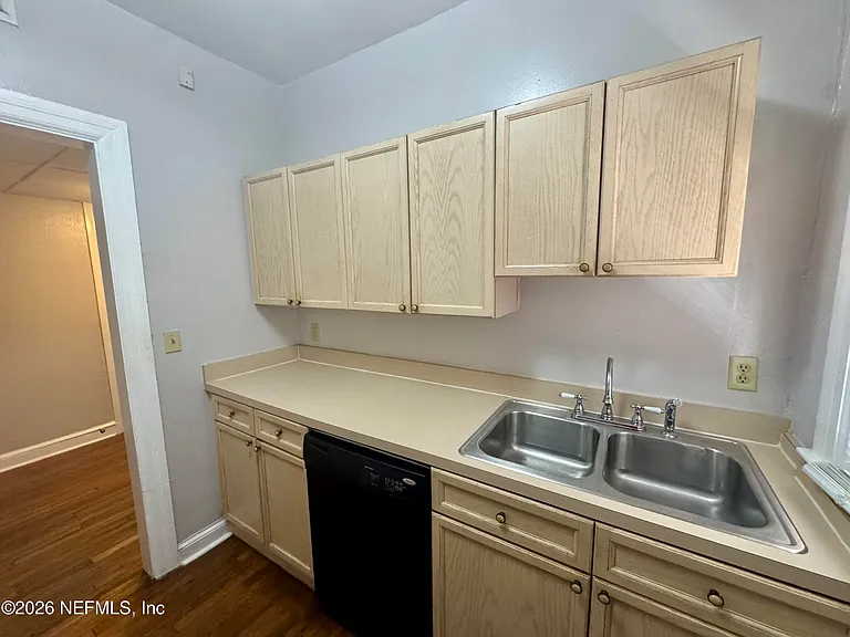 2504 Park St #3 — Photo 8