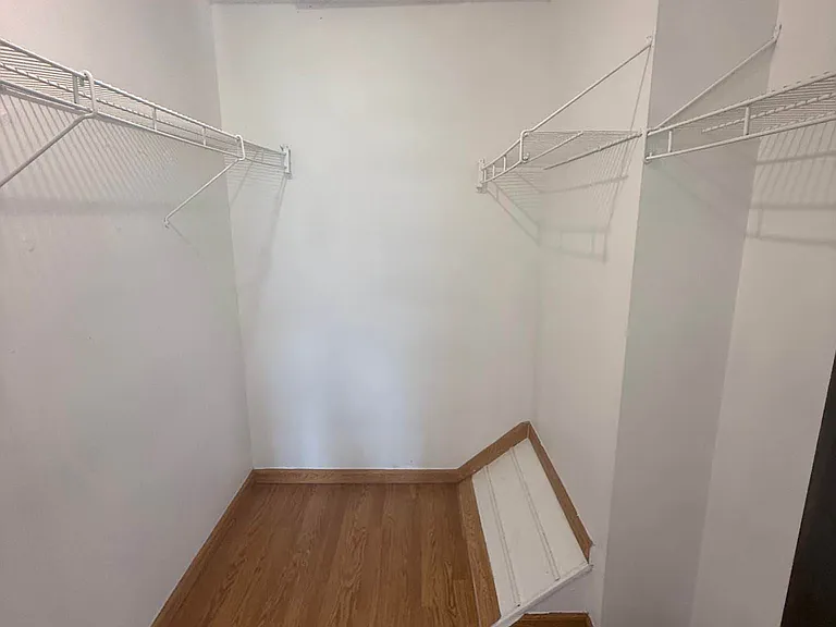 1043 Spring Meadow Dr #1043 — Photo 2