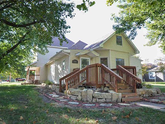 2nd image of 901 N C St